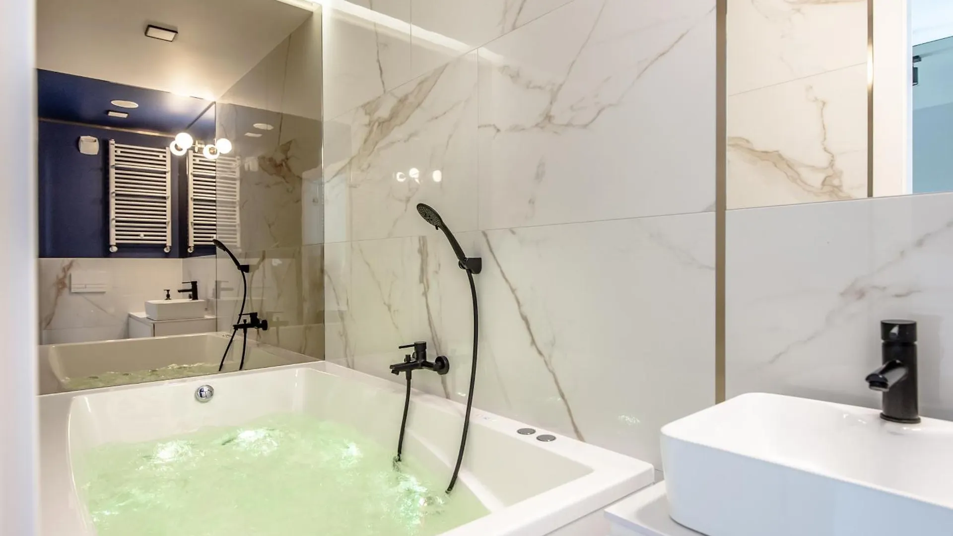 Super-Apartamenty Vip Jacuzzi IV Poznan